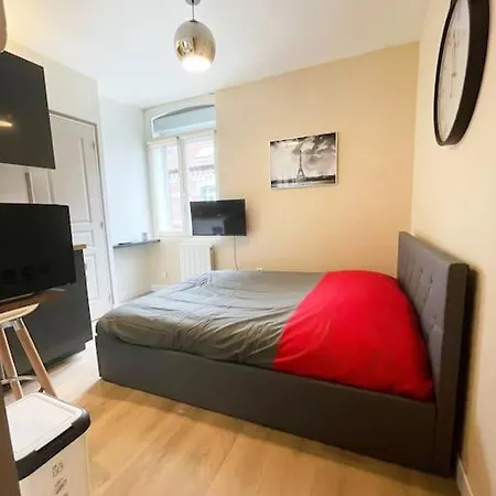 Netflix & Bed Apartment